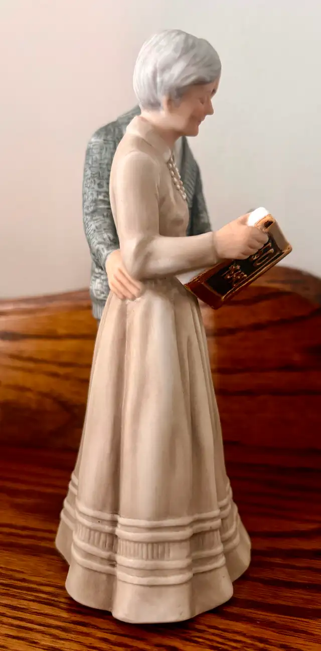 Porcelain Figurine Titled 'Fifty Years Together' ("Enesco") - Photo 6