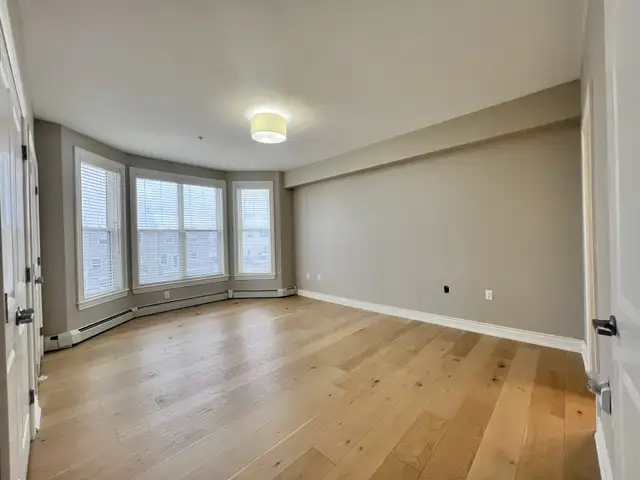 GORGEOUS, EXECUTIVE 2 BR 2 BATH CONDO AVAILABLE NOW! - Photo 14