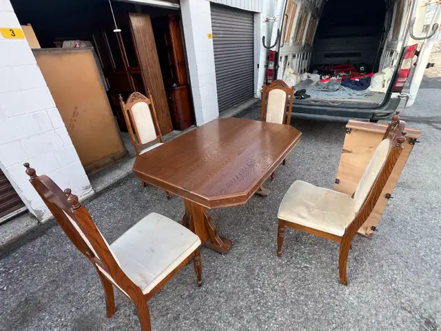 Free delivery used Wooden Dining Table with 4  Chairs