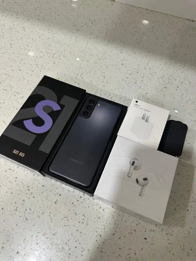 Samsung S21 128GB – Unlocked – Like New w/ AirPods & Charger