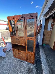 Free delivery used beautiful Vintage  Cabinet with Glass Doors - Photo 5