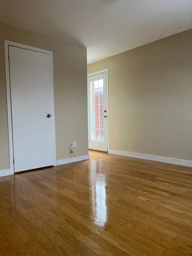 Large renovated three bedroom Apt. - Photo 6