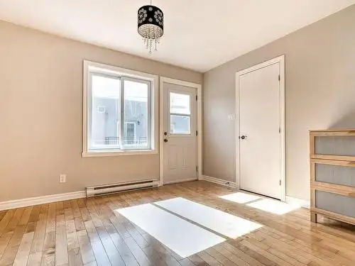 Large 4 1/2 Apt near Angrignon with private entrance for Rent - Photo 5