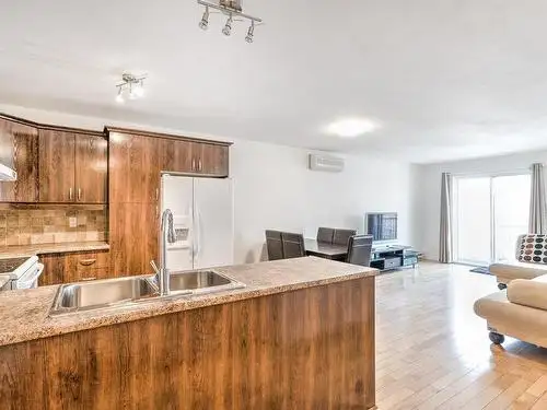 Large 4 1/2 Apt near Angrignon with private entrance for Rent - Photo 10