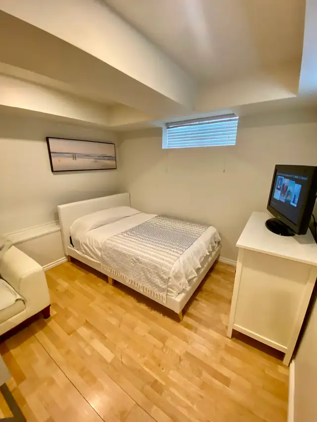 NAIT/Kingsway/ Furnished Studio BACH APT/Monthly