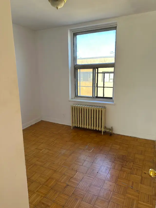 Next to Metro Snowdom 2 bedroom nice 41/2 all including for rent - Photo 9