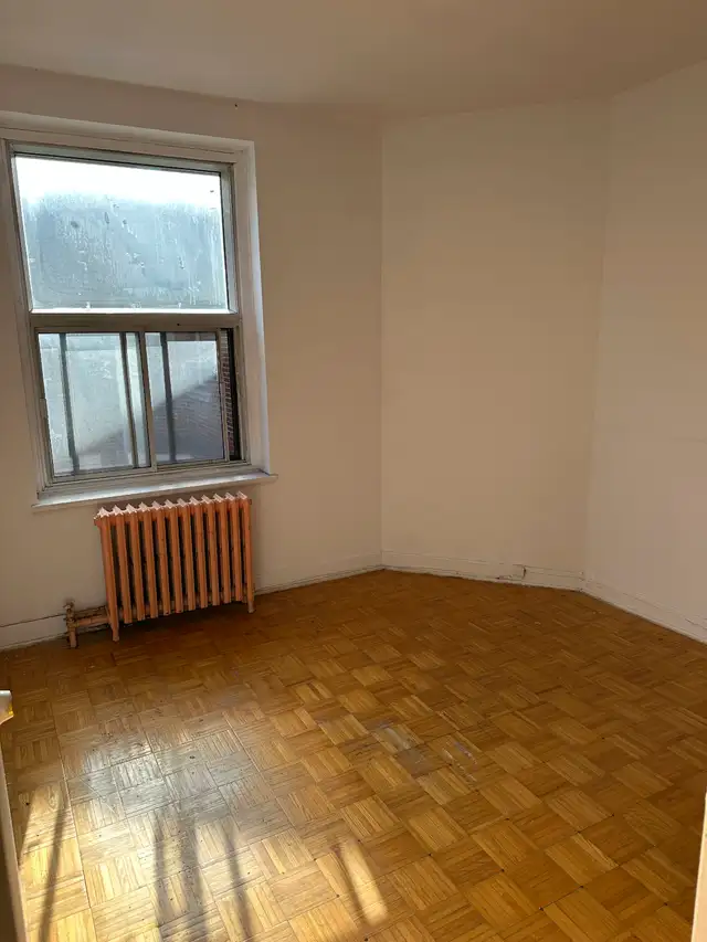 Next to Metro Snowdom 2 bedroom nice 41/2 all including for rent - Photo 10