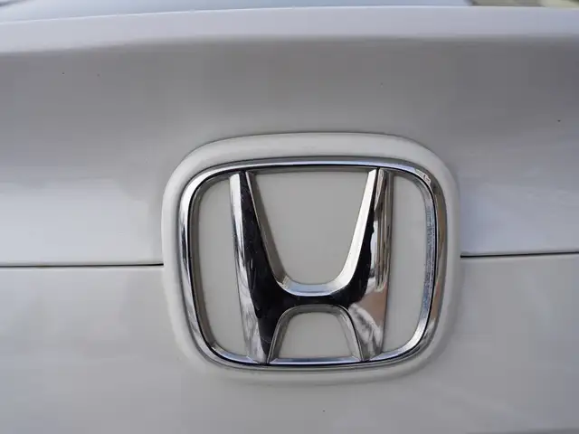 2021 Honda Civic Sedan EX, LOADED! - Photo 19