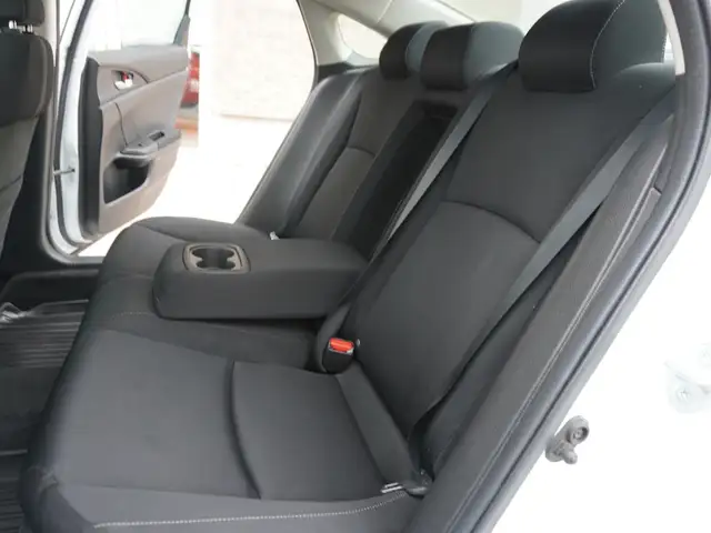 2021 Honda Civic Sedan EX, LOADED! - Photo 37