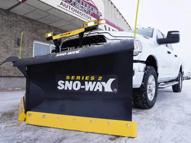 2023 Dodge Ram 2500 BIG HORN, BUCKETS & CONSOLE W/NEW SNOW-WAY P - Photo 10