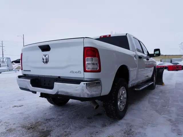 2023 Dodge Ram 2500 BIG HORN, BUCKETS & CONSOLE W/NEW SNOW-WAY P - Photo 14