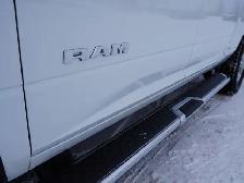 2023 Dodge Ram 2500 BIG HORN, BUCKETS & CONSOLE W/NEW SNOW-WAY P - Photo 28