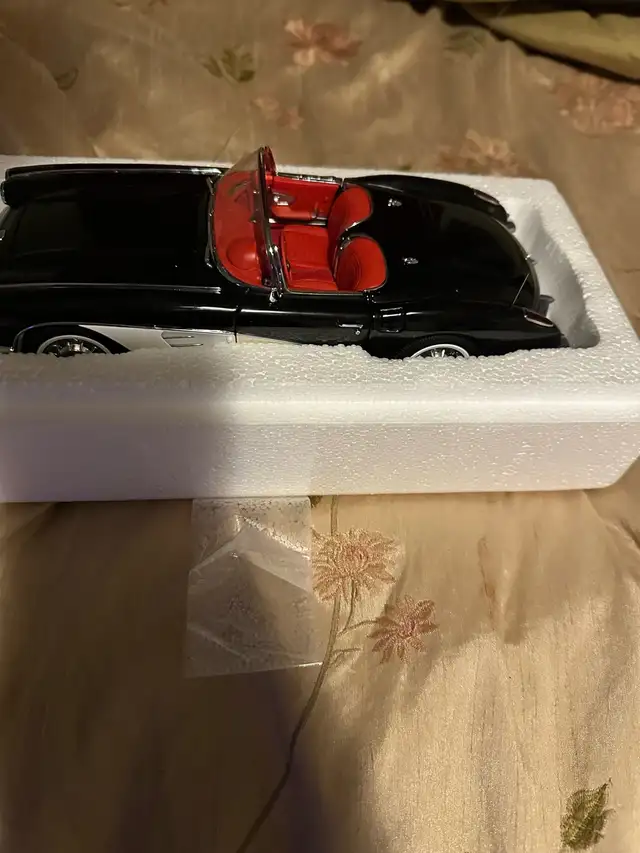 Limited Edition 1959 Chevrolet Corvette 1:18 Die Cast Car - Photo 3
