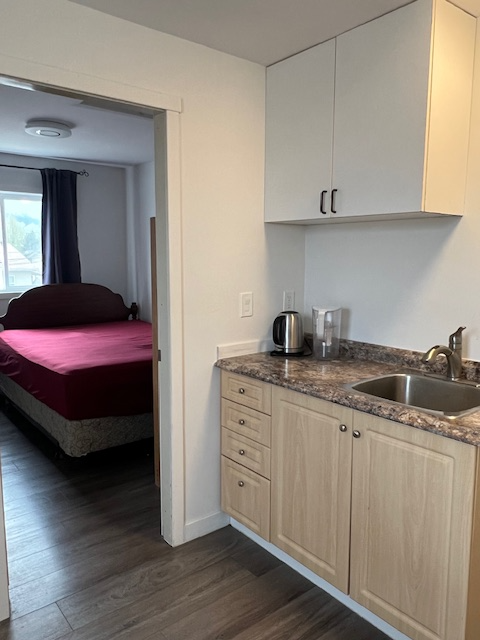 a montain view bachelor near UBCO,Walmart for rent - Photo 4