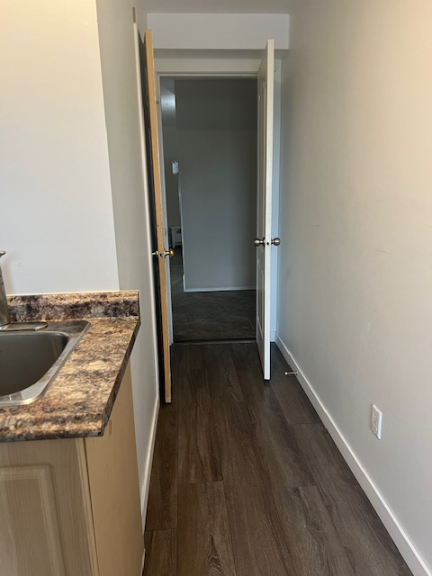 a montain view bachelor near UBCO,Walmart for rent - Photo 5