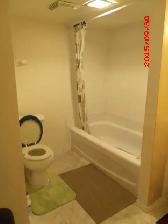 Room near Rundle C Train NE and Mall - Photo 4