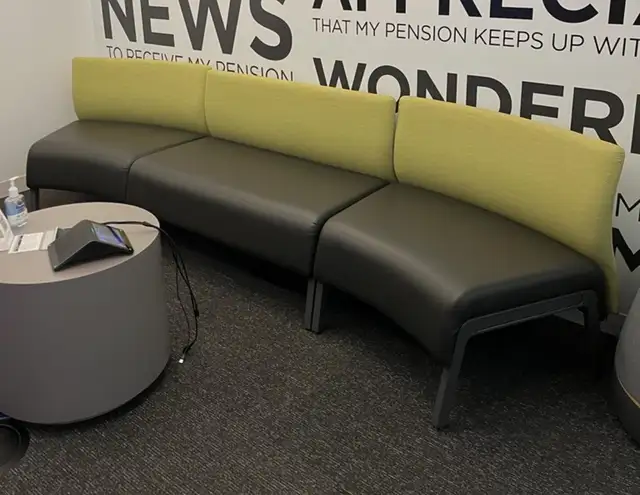 Teknion 3-Seater Lounge Sofa – Premium Office Furniture!