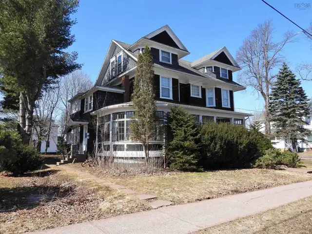 Unit 3 - 11 Rupert Street, Amherst, Nova Scotia - $1250