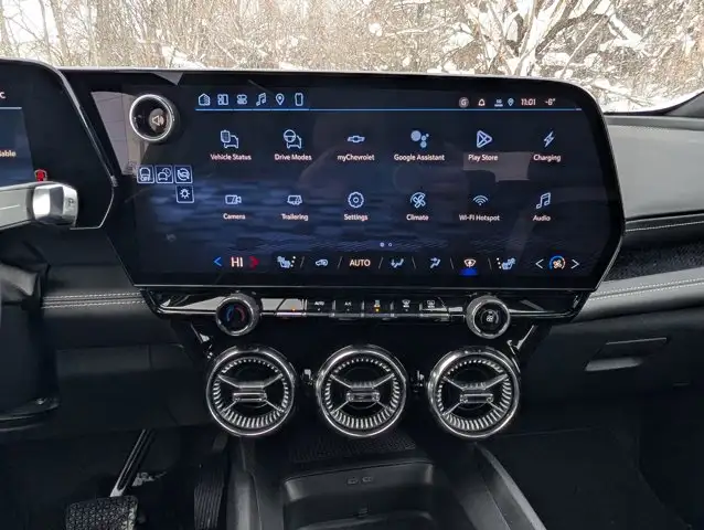 2026 Chevrolet Blazer EV AWD LT- Panoramic Sunroof - Photo 23
