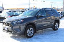 2025 Toyota RAV4 XLE - Photo 3