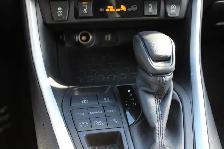 2025 Toyota RAV4 XLE - Photo 9