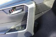 2025 Toyota RAV4 XLE - Photo 11