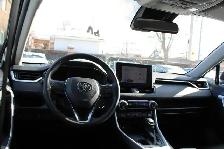 2025 Toyota RAV4 XLE - Photo 16