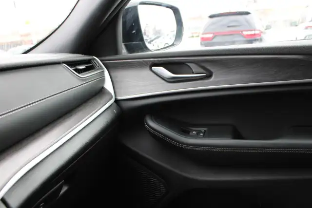 2024 Jeep Grand Cherokee Limited 7 Passenger - Photo 10
