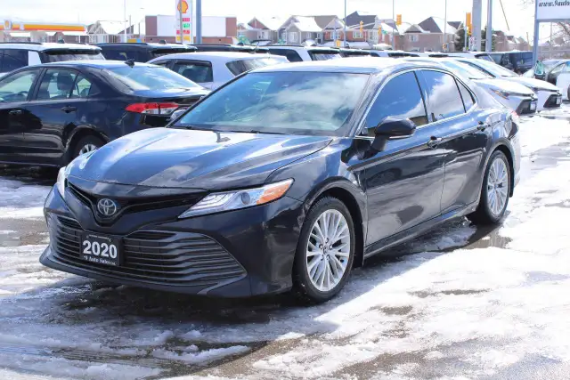 2020 Toyota Camry XLE - Photo 4