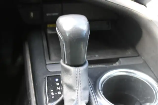 2020 Toyota Camry XLE - Photo 7