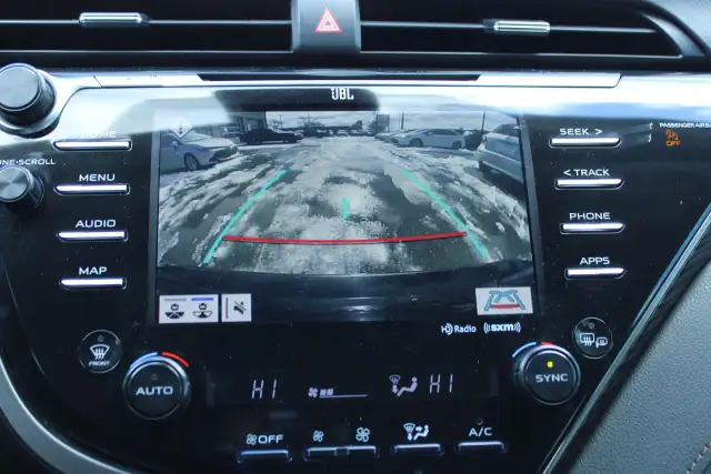 2020 Toyota Camry XLE - Photo 10