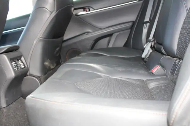 2020 Toyota Camry XLE - Photo 13