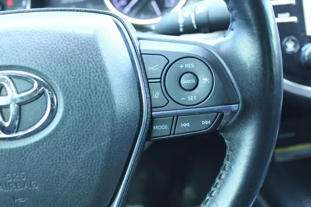 2020 Toyota Camry XLE - Photo 15