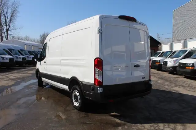 Ford Transit Cargo Van T-250 148' MEDIUM ROOF 32.000 KM 1 SEUL P - Photo 2