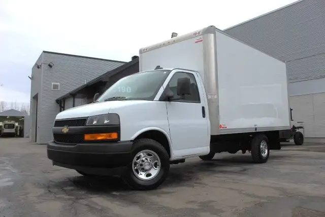 Chevrolet Express Cutaway 3500 CUBE 14 PIEDS ROUE SIMPLE 6.6 LIT - Photo 5