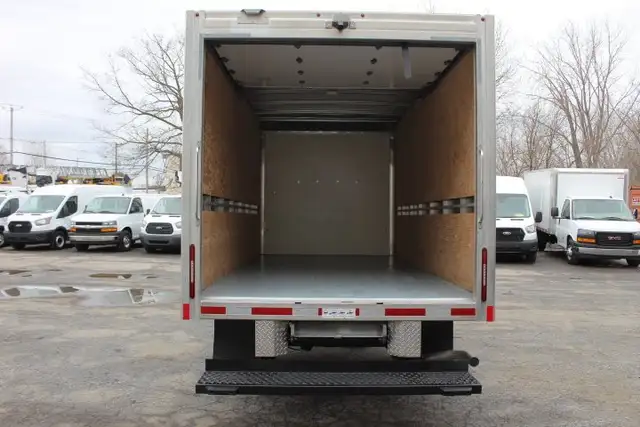 Chevrolet Express Cutaway 3500 CUBE 14 PIEDS ROUE SIMPLE 6.6 LIT - Photo 15