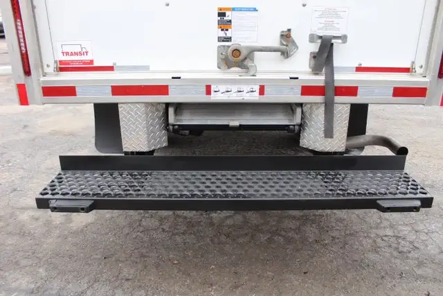 Chevrolet Express Cutaway 3500 CUBE 14 PIEDS ROUE SIMPLE 6.6 LIT - Photo 17