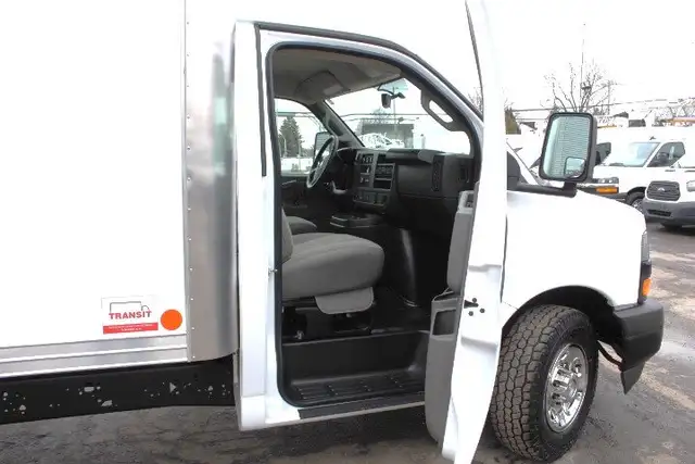 Chevrolet Express Cutaway 3500 CUBE 14 PIEDS ROUE SIMPLE 6.6 LIT - Photo 20