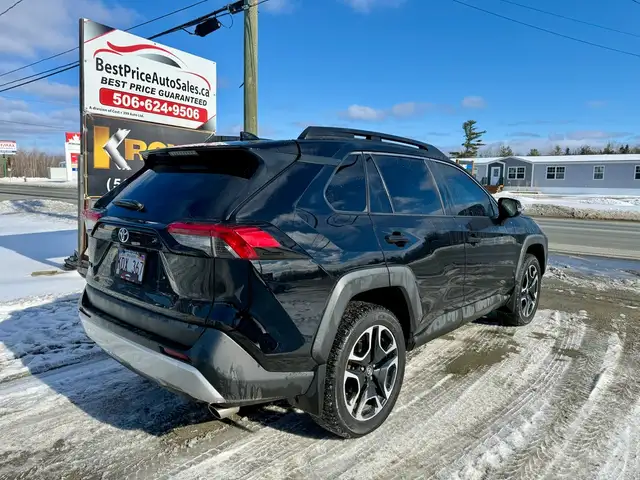 2019 Toyota RAV4 CLEAN CARFAX! AWD! TRAIL! SUNROOF! LEATHER! - Photo 3