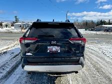 2019 Toyota RAV4 CLEAN CARFAX! AWD! TRAIL! SUNROOF! LEATHER! - Photo 4