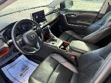 2019 Toyota RAV4 CLEAN CARFAX! AWD! TRAIL! SUNROOF! LEATHER! - Photo 13