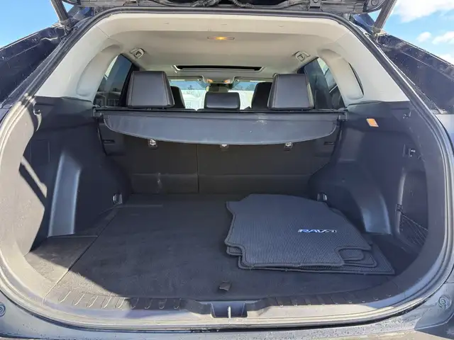 2019 Toyota RAV4 CLEAN CARFAX! AWD! TRAIL! SUNROOF! LEATHER! - Photo 17
