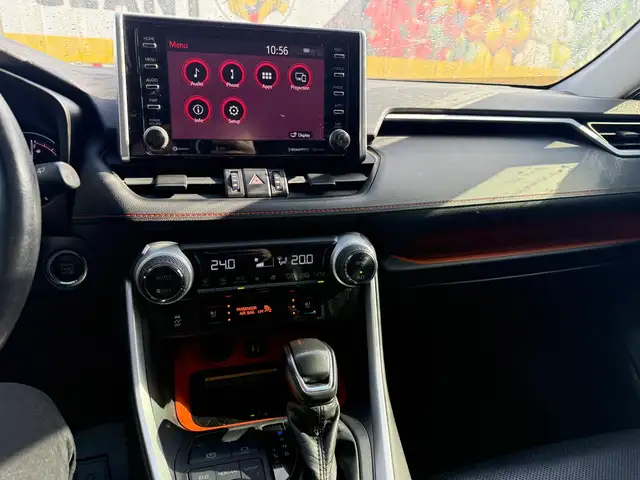 2019 Toyota RAV4 CLEAN CARFAX! AWD! TRAIL! SUNROOF! LEATHER! - Photo 26