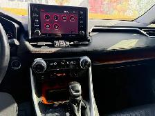 2019 Toyota RAV4 CLEAN CARFAX! AWD! TRAIL! SUNROOF! LEATHER! - Photo 26