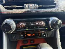 2019 Toyota RAV4 CLEAN CARFAX! AWD! TRAIL! SUNROOF! LEATHER! - Photo 28