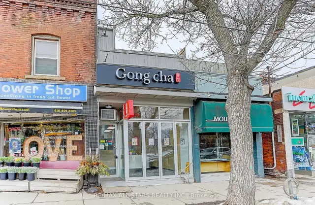 Beaches 1-Bedroom   Huge 600 Sq Ft Terrace | Steps to the Lake - Photo 10