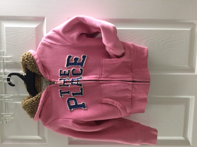 BEAU CHANDAIL ROSE DOUBLÉ GR 7à8 FILLETTE, CONFORTABLE: $10.00 - Photo 2