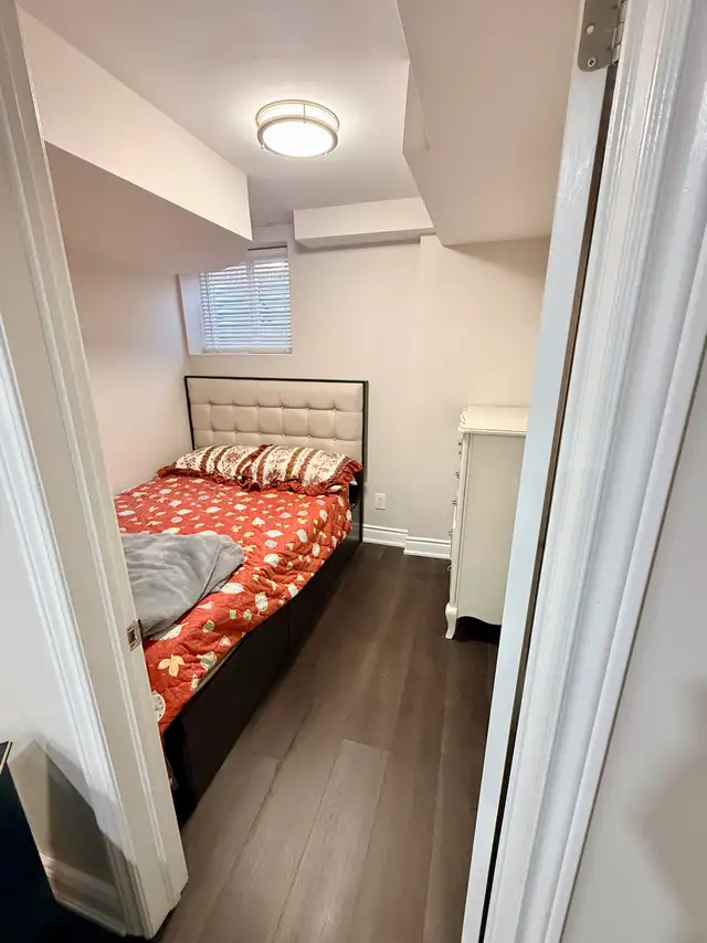 2 Bedroom Fully Furnished Legal Basement for Rent - Photo 2