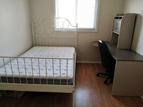 Room to share Wonderland/Sarnia May 01 - Photo 5