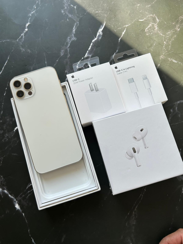 iPhone 12 Pro 128GB Airpods/Charger Set/Delivery
